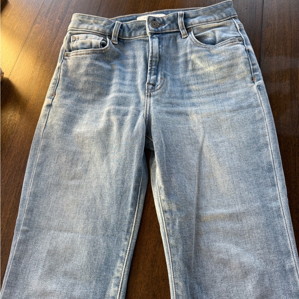Women's Light Blue Cropped Jeans
